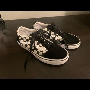 Black & White Checkered Vans — size 6.5